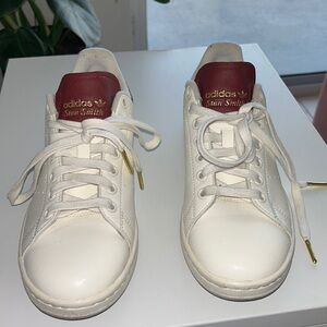 Adidas Stan Smith off white and burgandy size 6